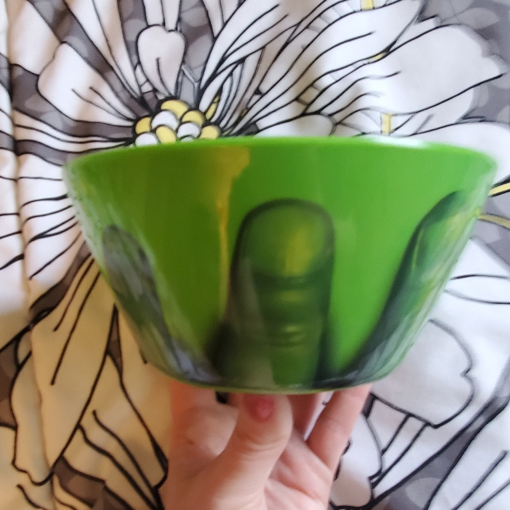 Hulk hand bowl